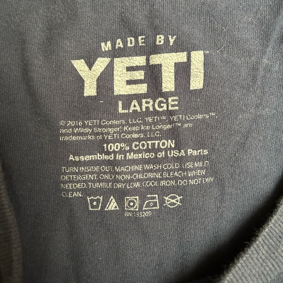 Yeti Coolers Size Large Shirt Navy Blue Built For the Wild - Picture 2 of 3